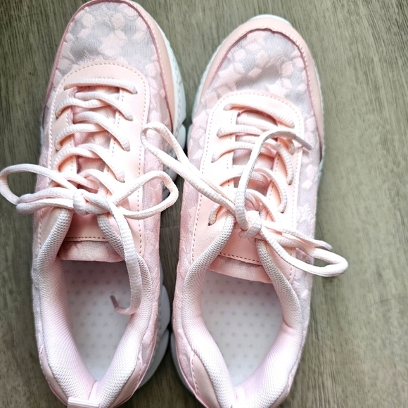 NEW Peach Walking Shoes w decorative mesh size 9 - Picture 6 of 10